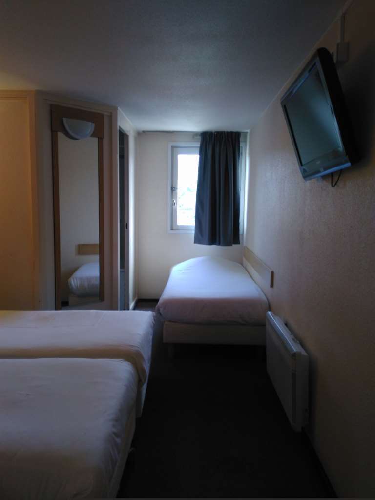 Campanile Livry-Gargan Hotel Room photo