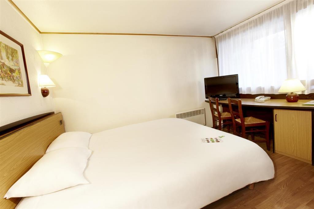 Campanile Livry-Gargan Hotel Exterior photo